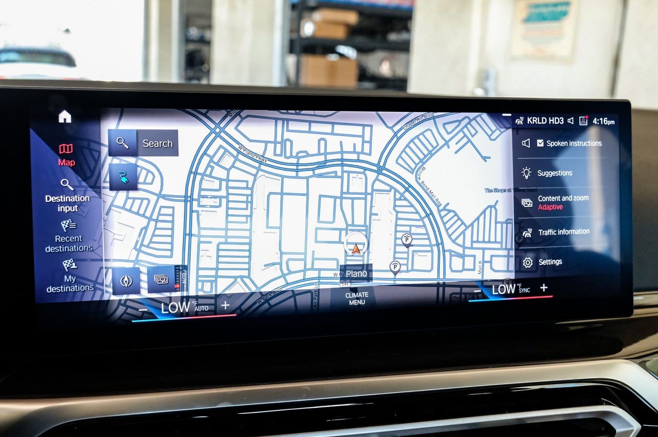BMW i4 Vehicle Main Gallery Image 23