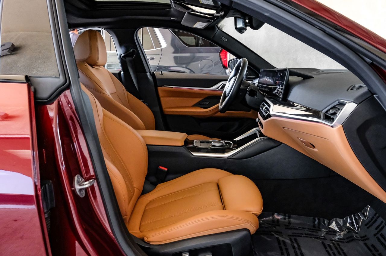 BMW i4 Vehicle Main Gallery Image 37