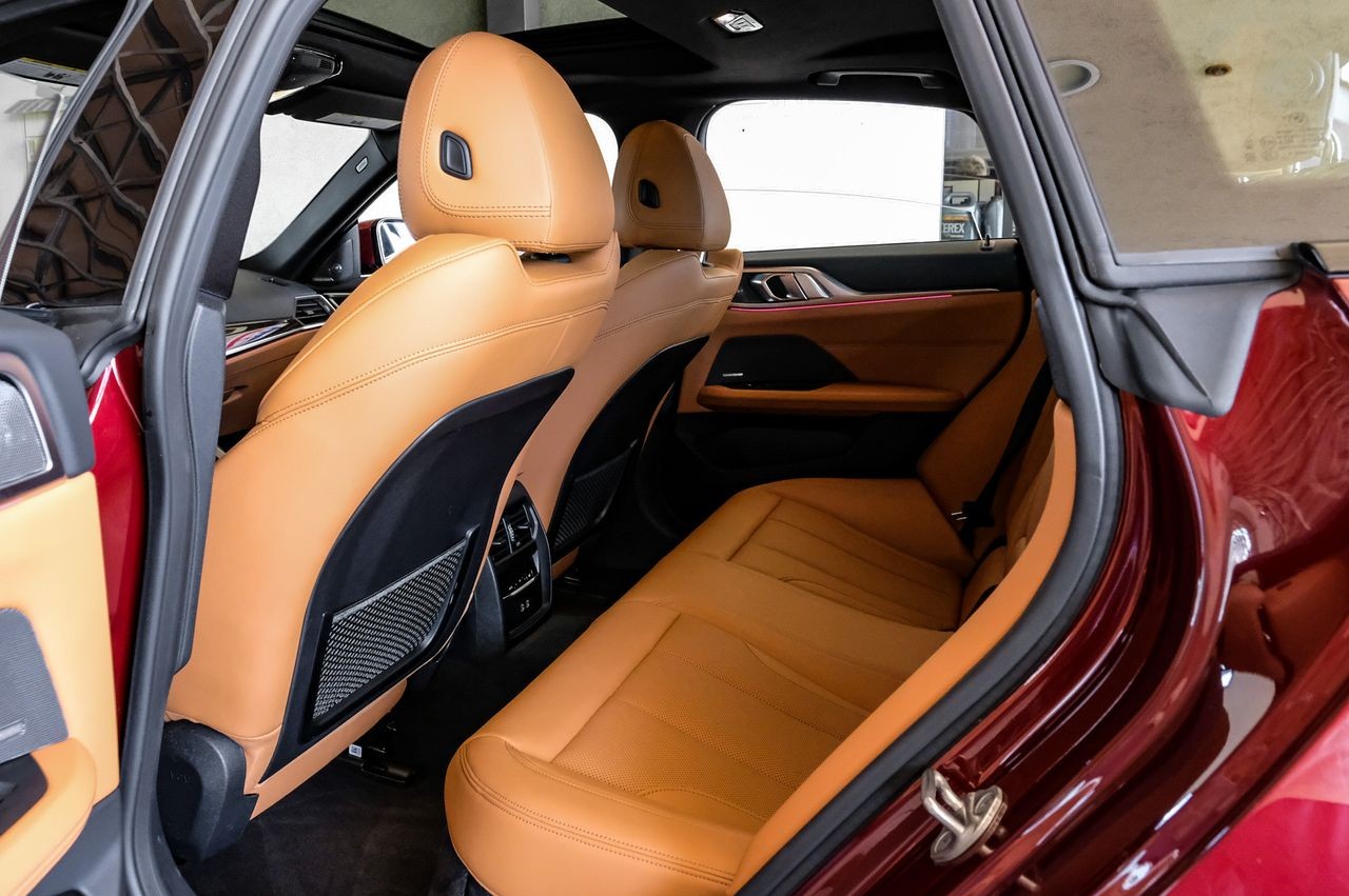BMW i4 Vehicle Main Gallery Image 42