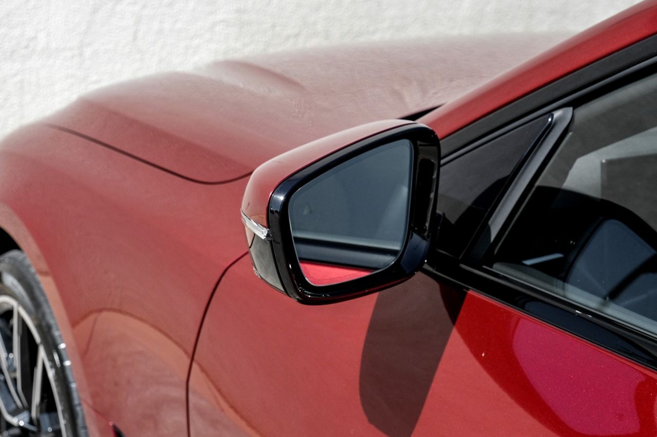 BMW i4 Vehicle Main Gallery Image 45