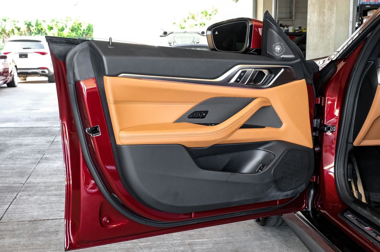 BMW i4 Vehicle Main Gallery Image 46