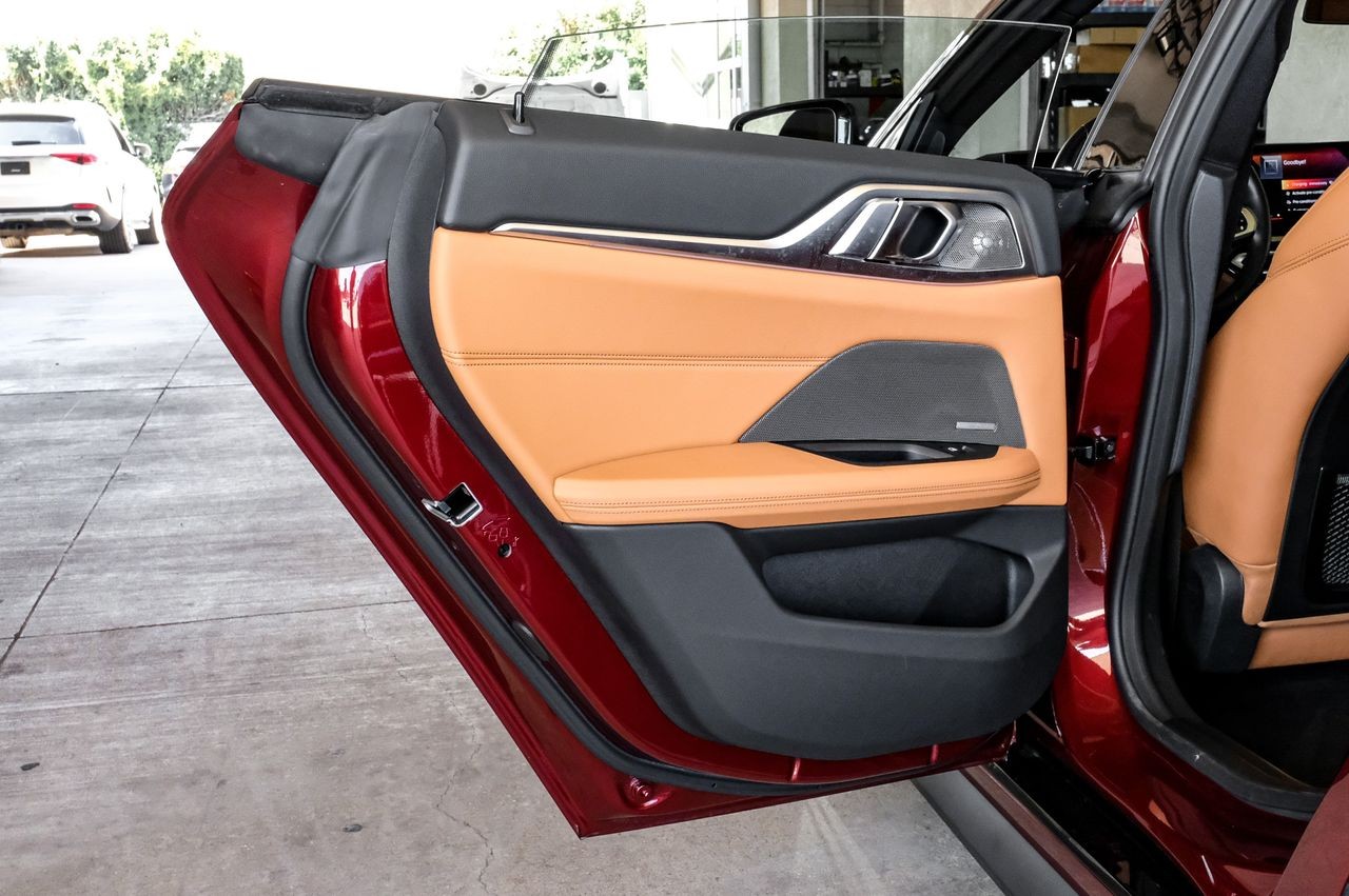 BMW i4 Vehicle Main Gallery Image 48