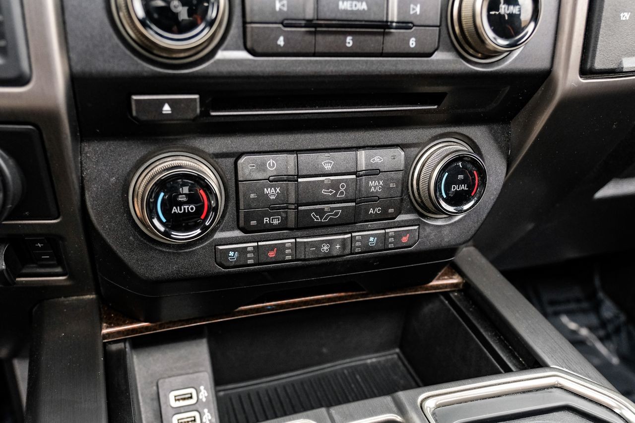 Ford F-150 Vehicle Main Gallery Image 23