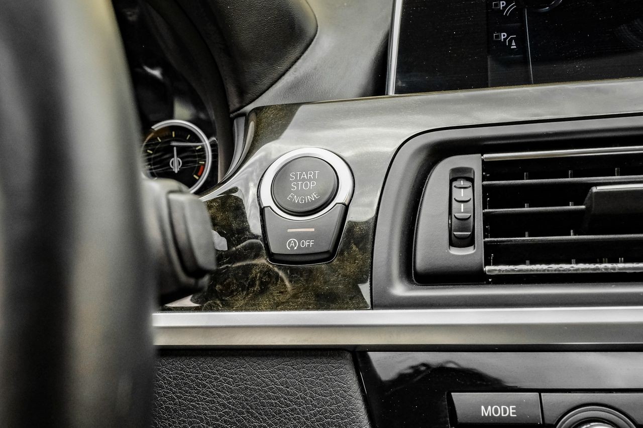 BMW 640i Vehicle Main Gallery Image 21