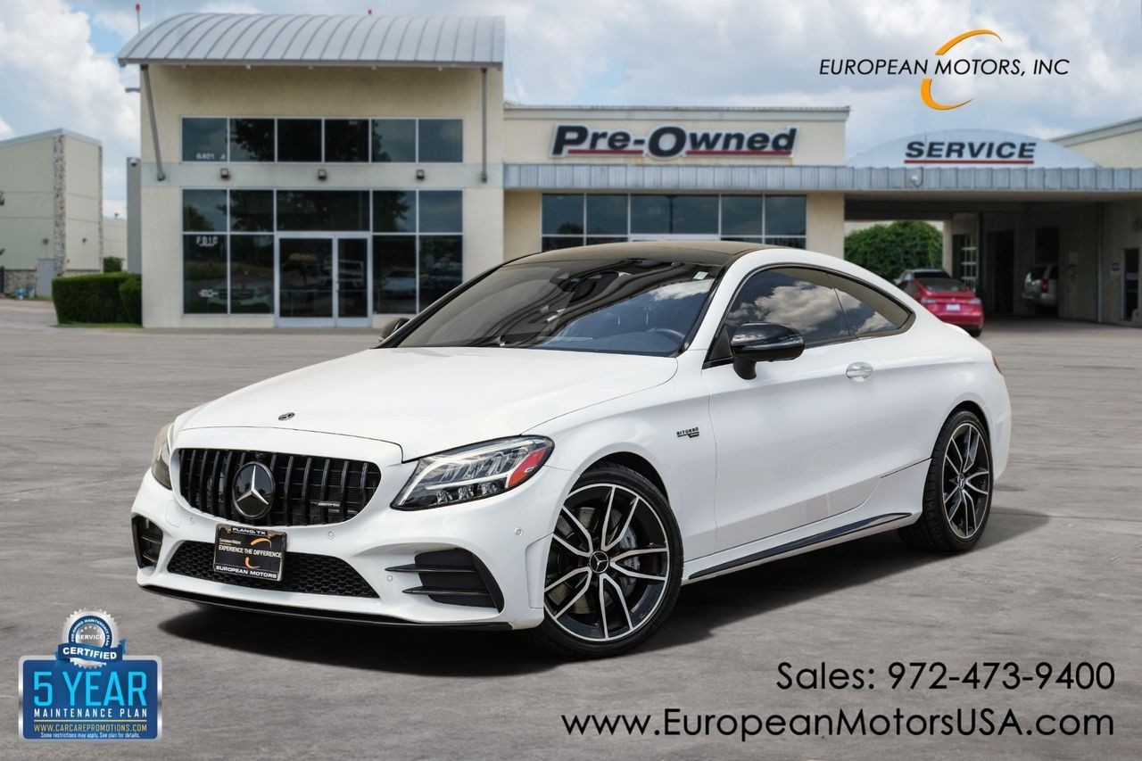Mercedes-Benz C-Class Vehicle Main Gallery Image 01