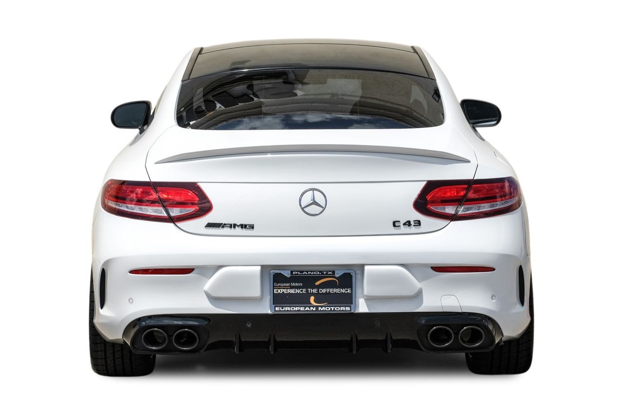 Mercedes-Benz C-Class Vehicle Main Gallery Image 10