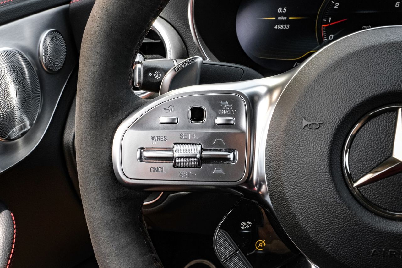 Mercedes-Benz C-Class Vehicle Main Gallery Image 14