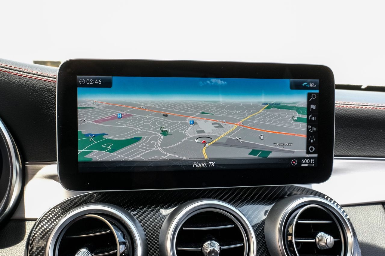 Mercedes-Benz C-Class Vehicle Main Gallery Image 20