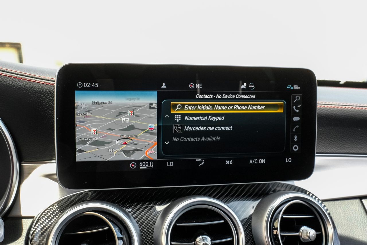 Mercedes-Benz C-Class Vehicle Main Gallery Image 29