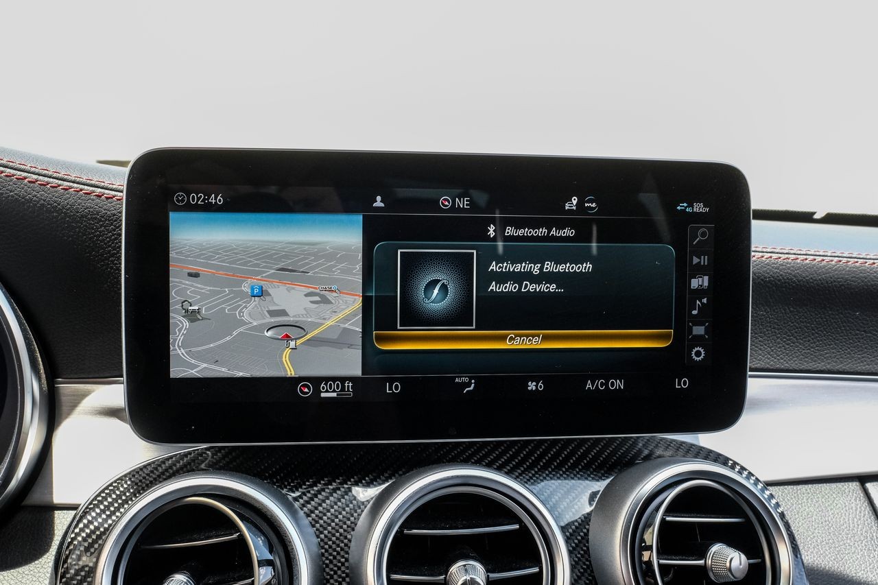 Mercedes-Benz C-Class Vehicle Main Gallery Image 31
