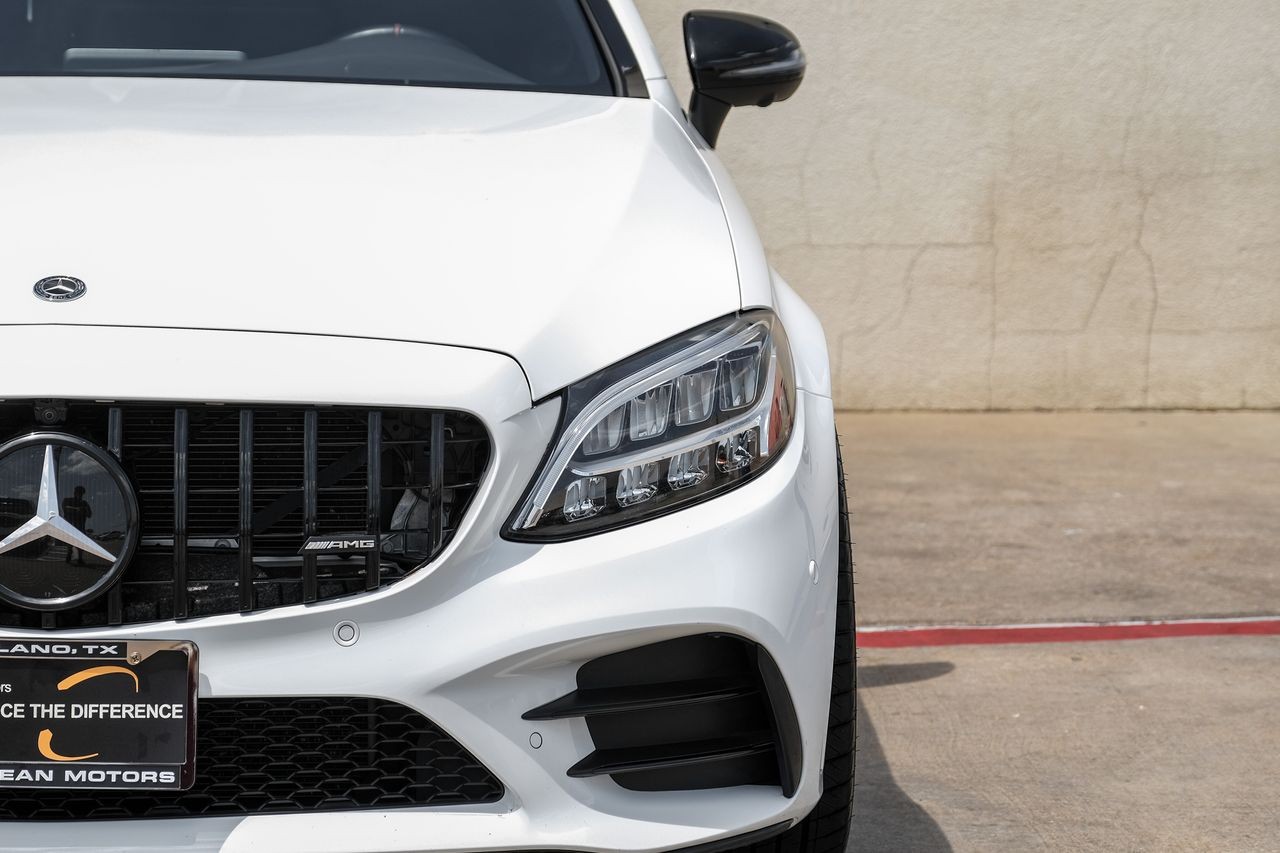Mercedes-Benz C-Class Vehicle Main Gallery Image 37