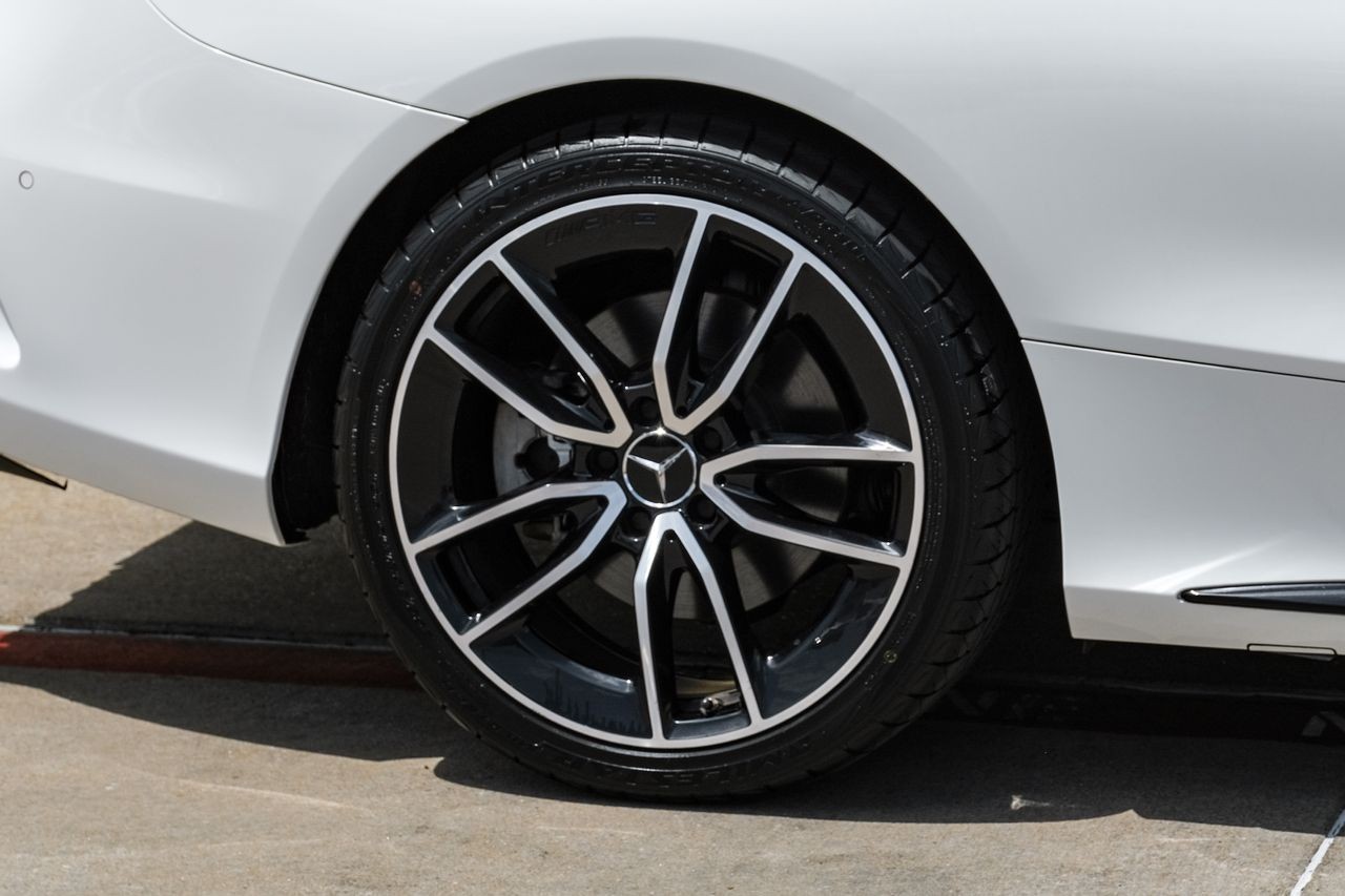 Mercedes-Benz C-Class Vehicle Main Gallery Image 42