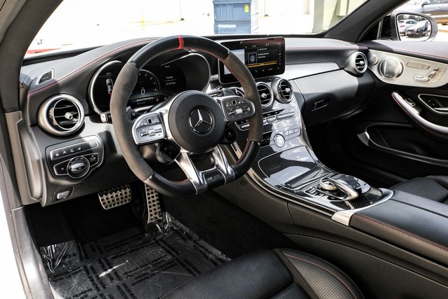 Mercedes-Benz C-Class Vehicle Main Gallery Image 03