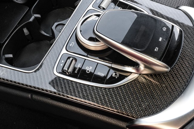 Mercedes-Benz C-Class Vehicle Main Gallery Image 25