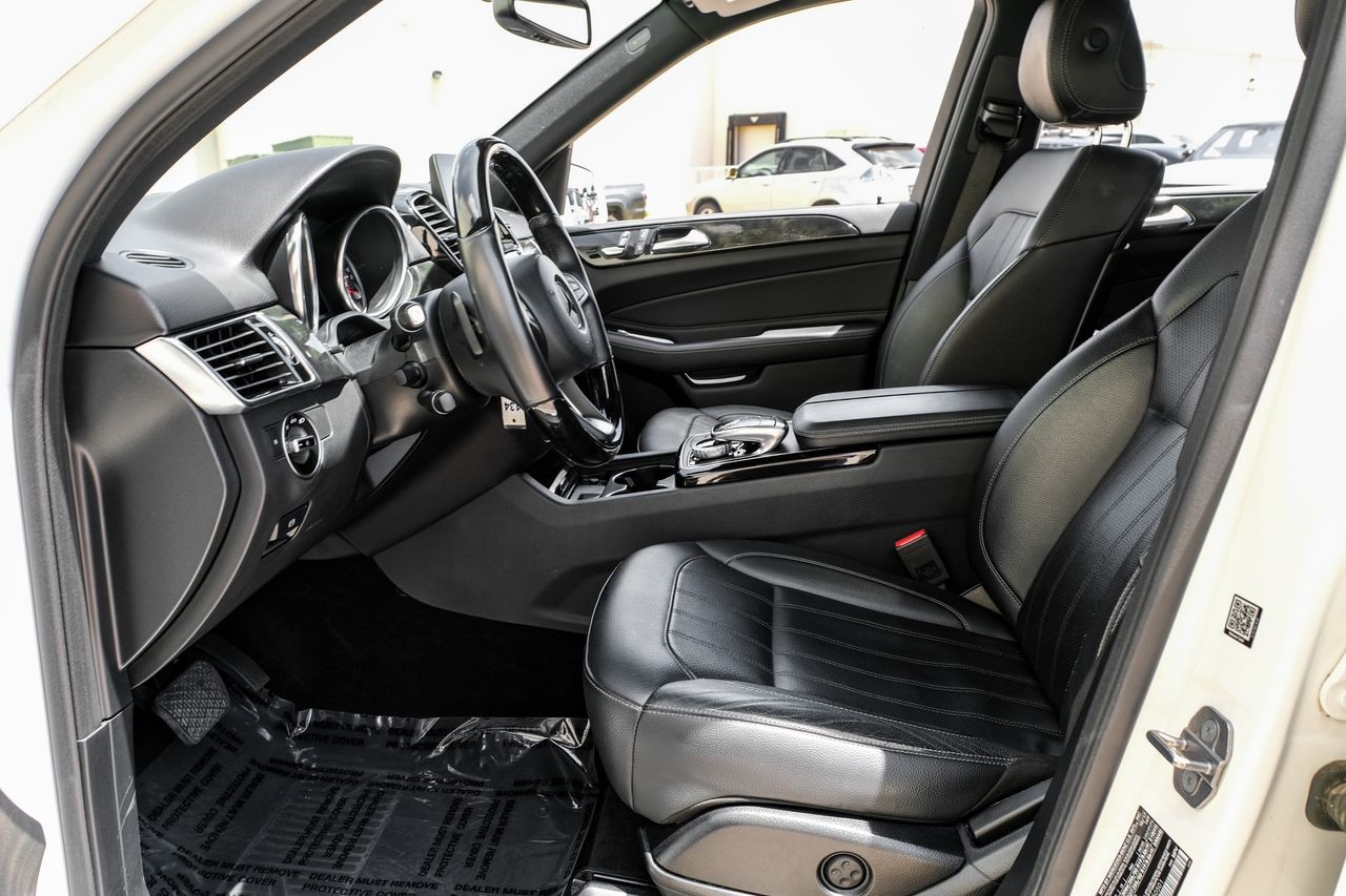 Mercedes-Benz GLE 350 Vehicle Main Gallery Image 04