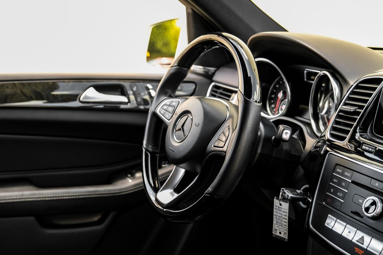 Mercedes-Benz GLE 350 Vehicle Main Gallery Image 14