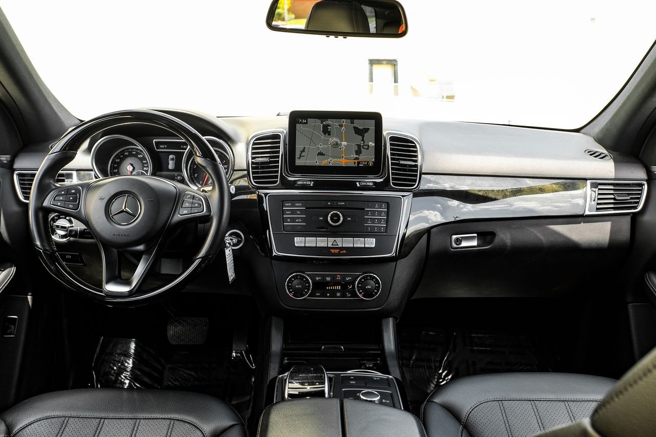 Mercedes-Benz GLE 350 Vehicle Main Gallery Image 15