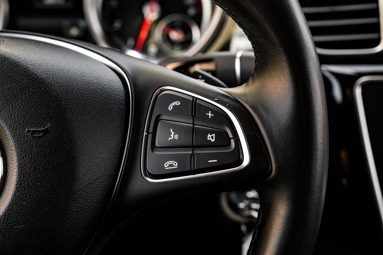 Mercedes-Benz GLE 350 Vehicle Main Gallery Image 18