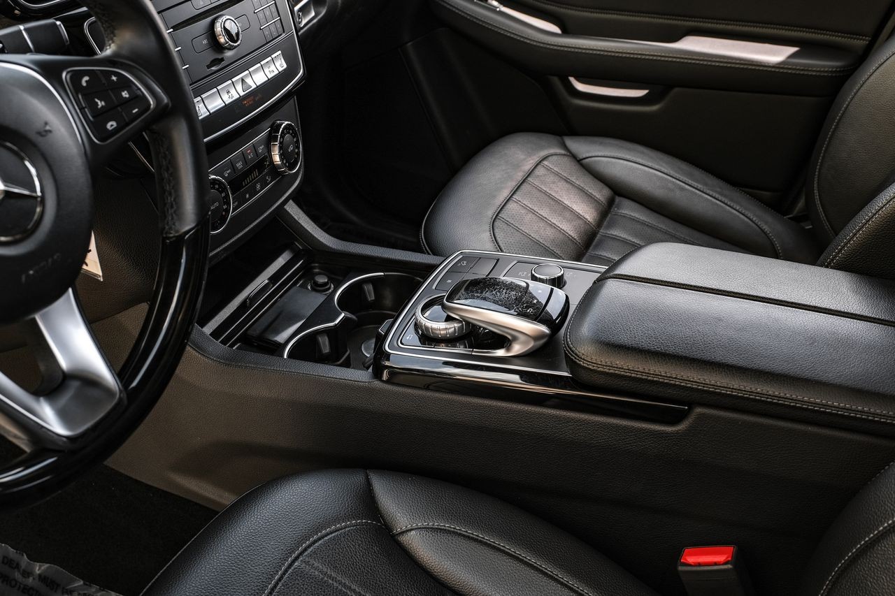 Mercedes-Benz GLE 350 Vehicle Main Gallery Image 24