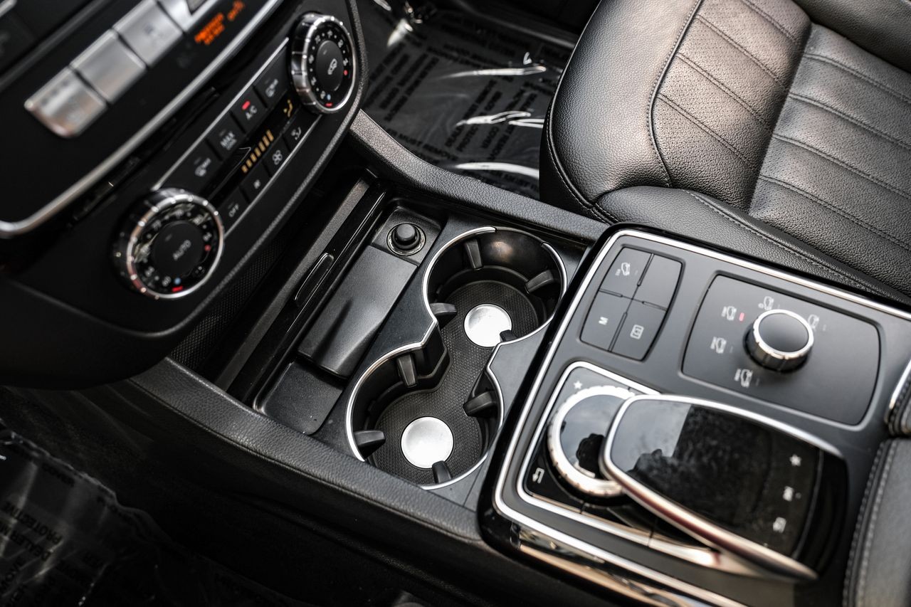 Mercedes-Benz GLE 350 Vehicle Main Gallery Image 25