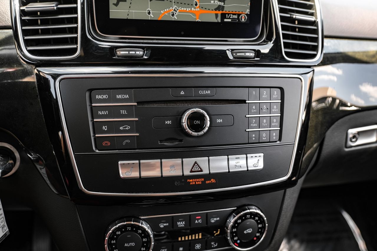 Mercedes-Benz GLE 350 Vehicle Main Gallery Image 27