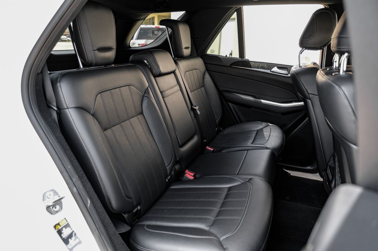 Mercedes-Benz GLE 350 Vehicle Main Gallery Image 36