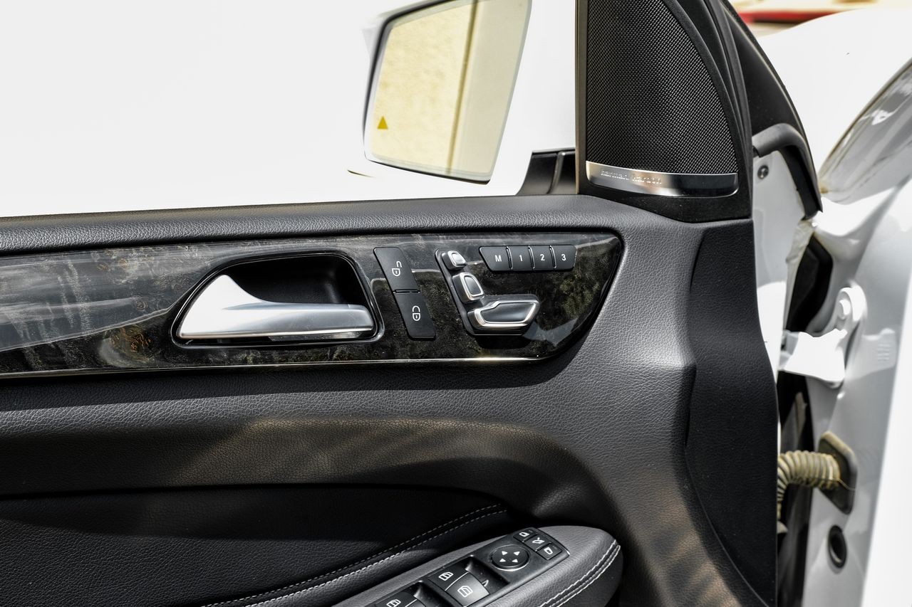 Mercedes-Benz GLE 350 Vehicle Main Gallery Image 41