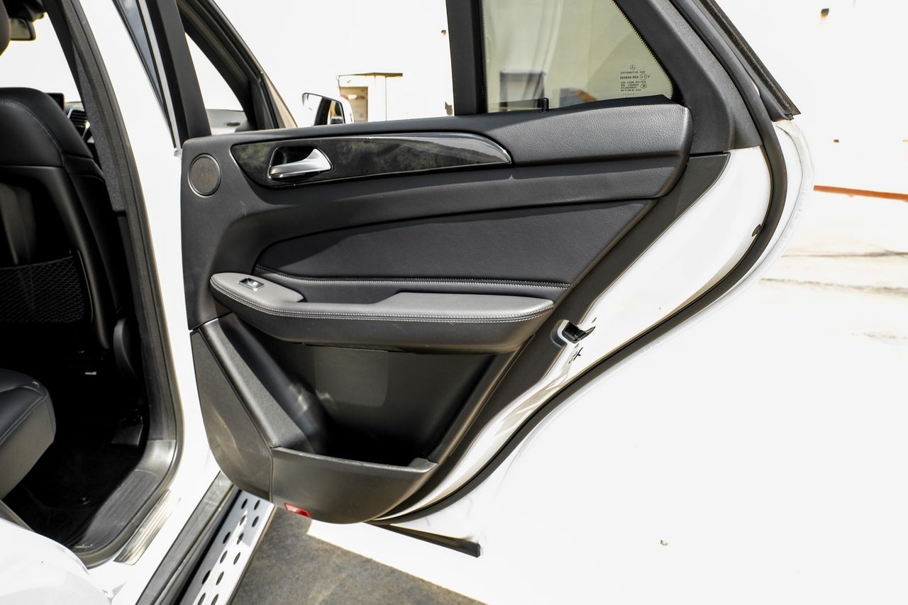 Mercedes-Benz GLE 350 Vehicle Main Gallery Image 44