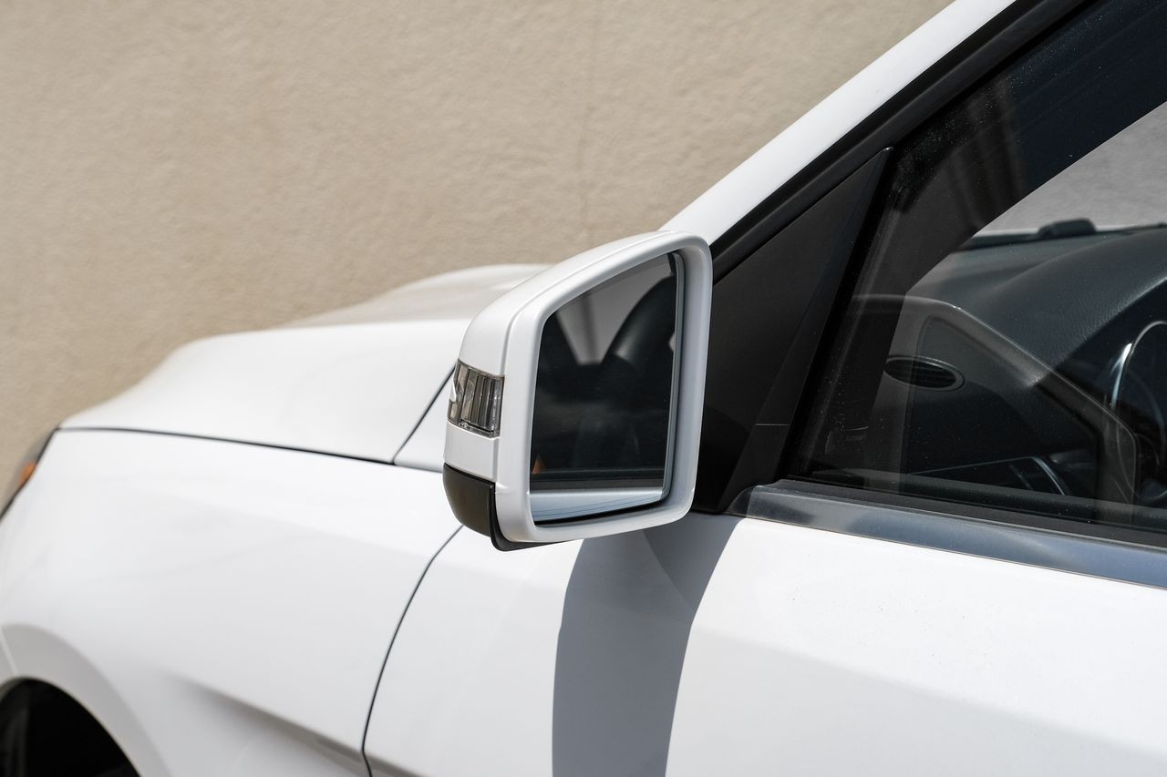 Mercedes-Benz GLE 350 Vehicle Main Gallery Image 46