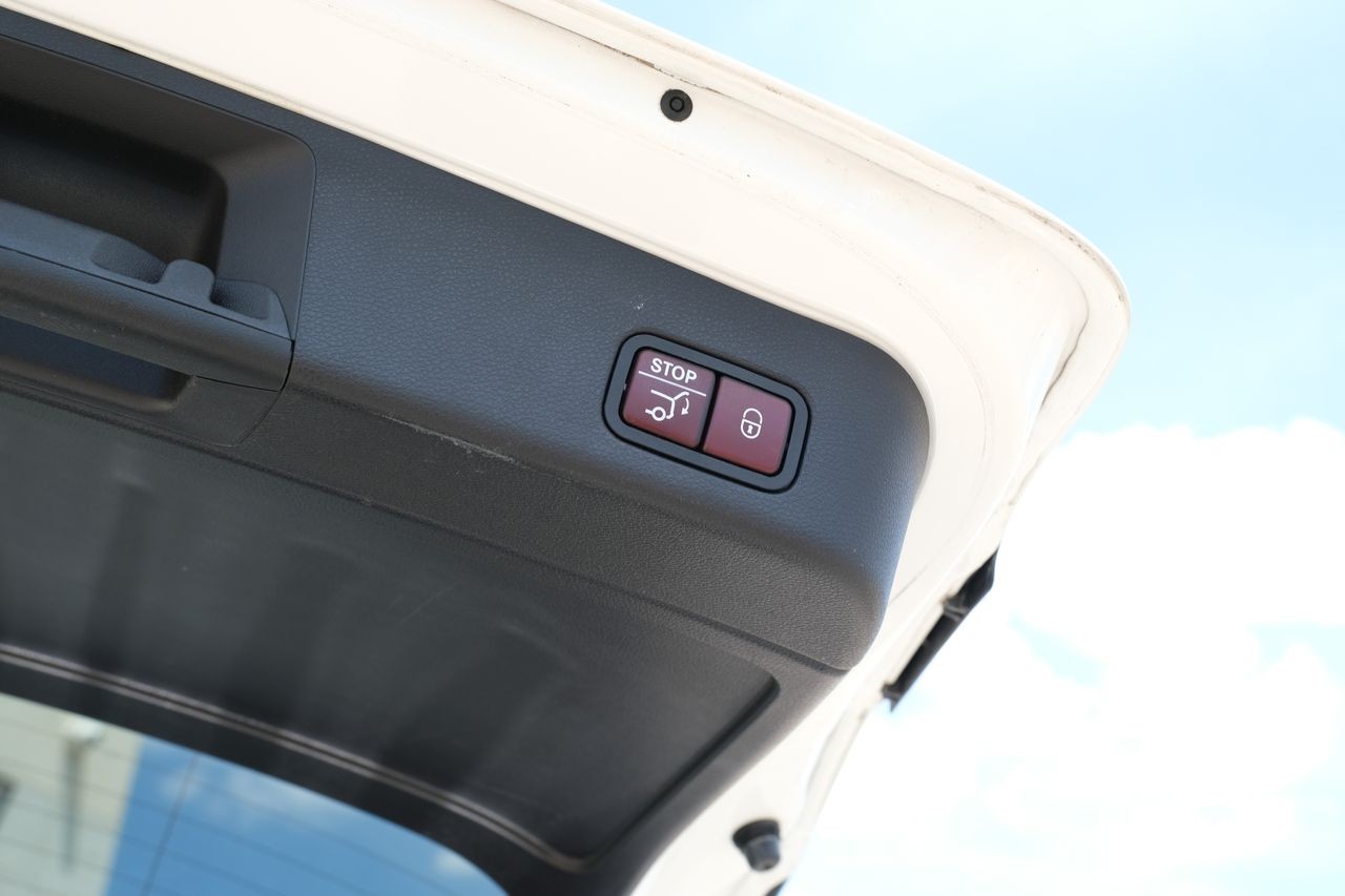 Mercedes-Benz GLE 350 Vehicle Main Gallery Image 51