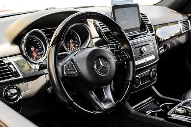 Mercedes-Benz GLE 350 Vehicle Main Gallery Image 16