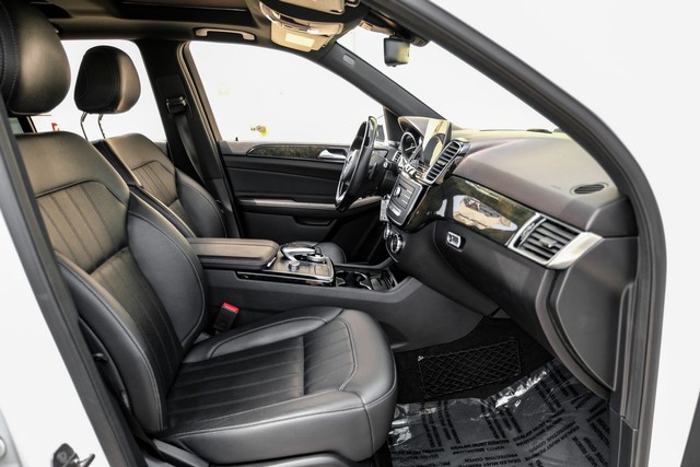 Mercedes-Benz GLE 350 Vehicle Main Gallery Image 34