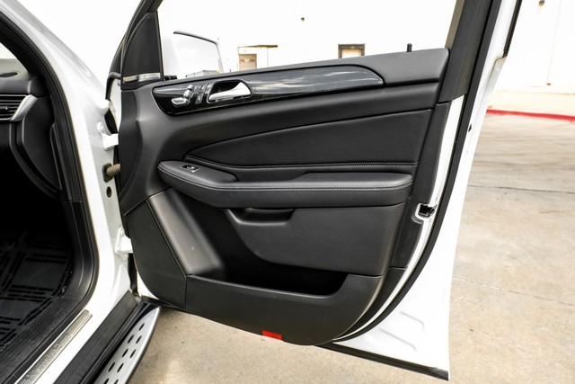 Mercedes-Benz GLE 350 Vehicle Main Gallery Image 42