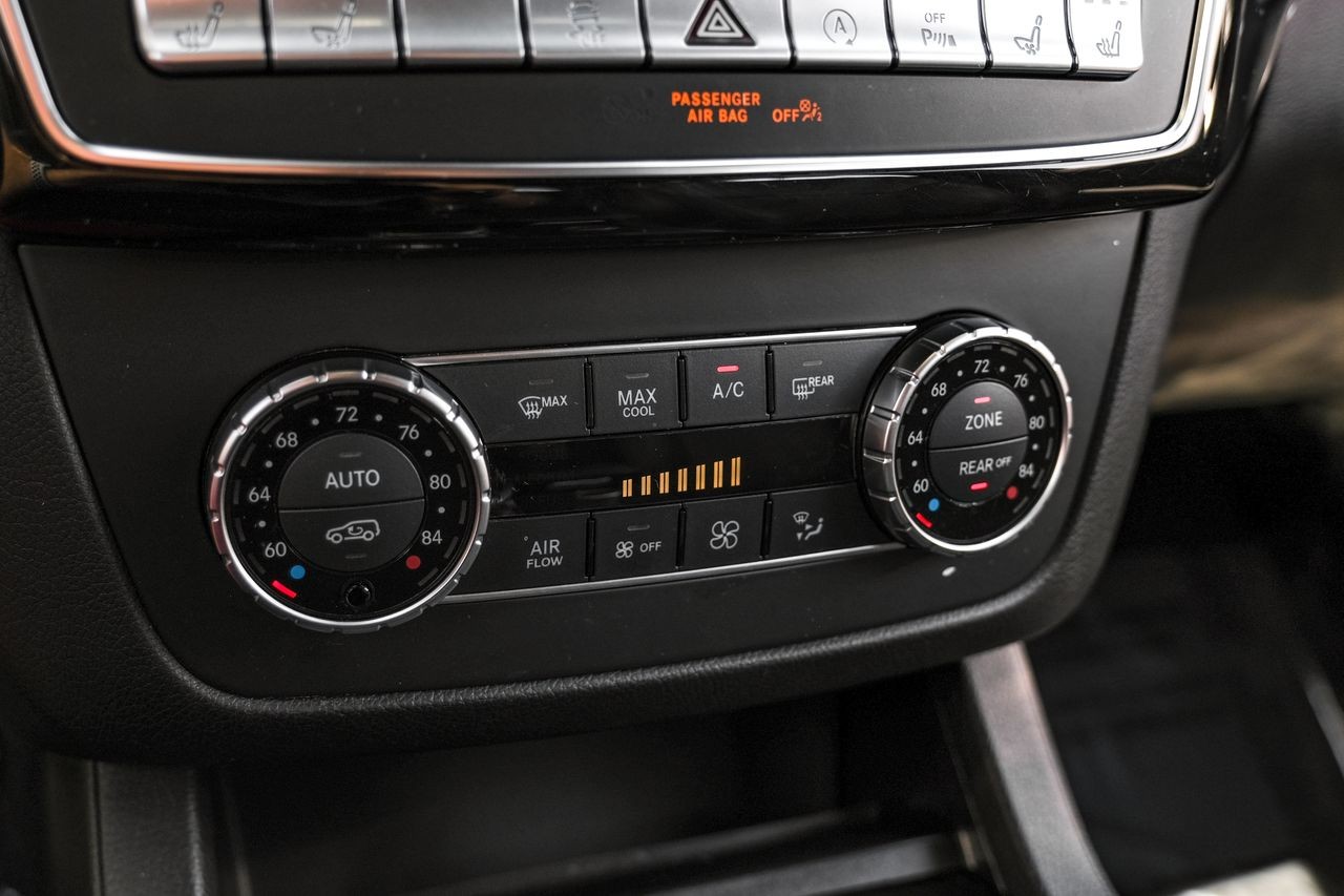 Mercedes-Benz GLS 550 Vehicle Main Gallery Image 28