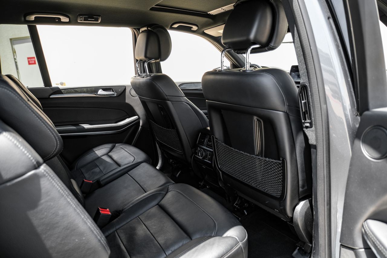 Mercedes-Benz GLS 550 Vehicle Main Gallery Image 35