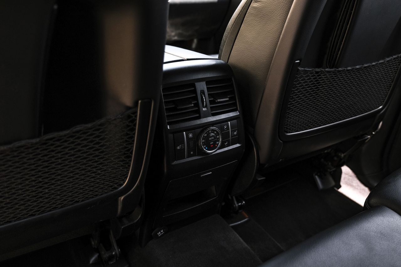 Mercedes-Benz GLS 550 Vehicle Main Gallery Image 36