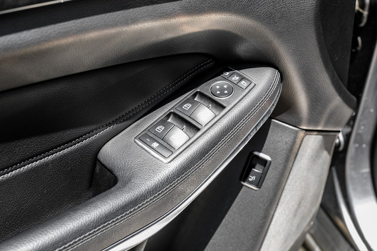 Mercedes-Benz GLS 550 Vehicle Main Gallery Image 42