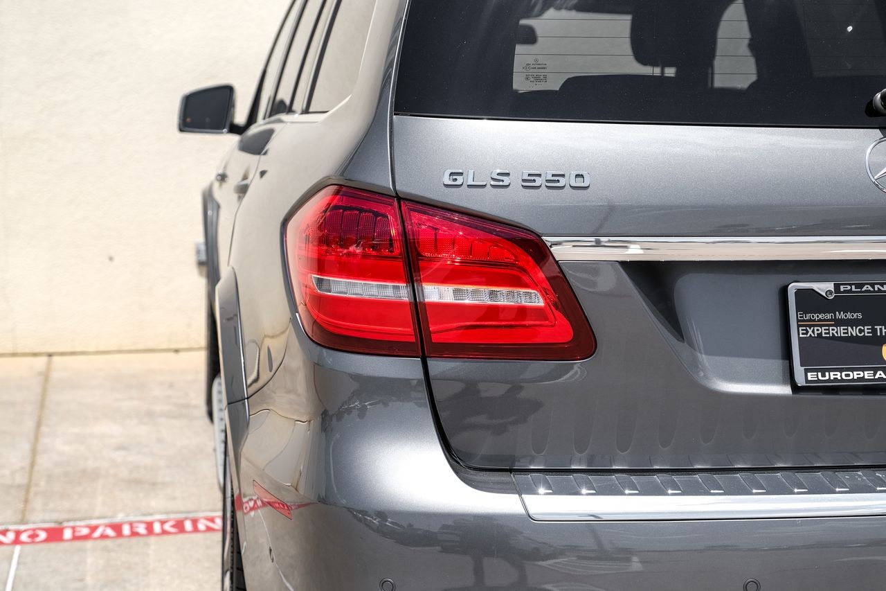 Mercedes-Benz GLS 550 Vehicle Main Gallery Image 48