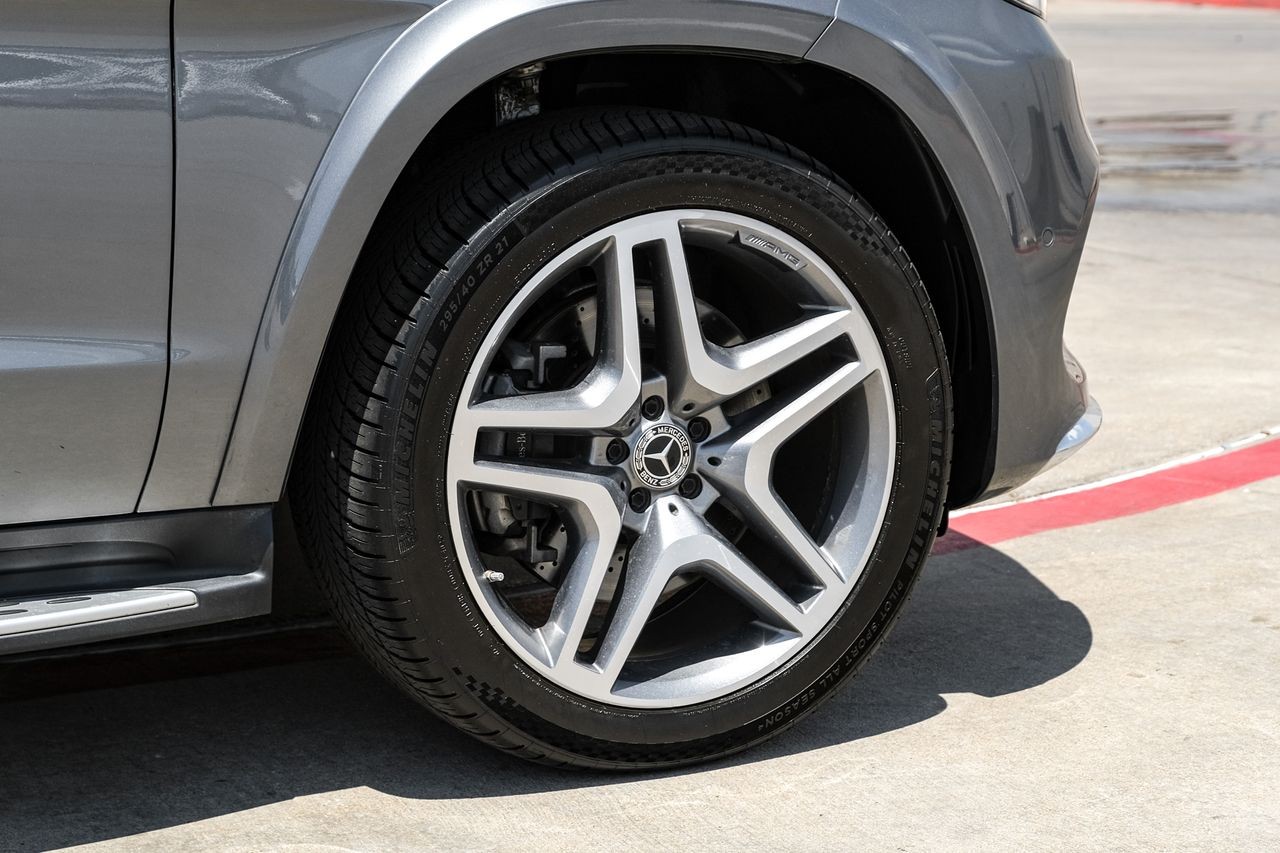 Mercedes-Benz GLS 550 Vehicle Main Gallery Image 52