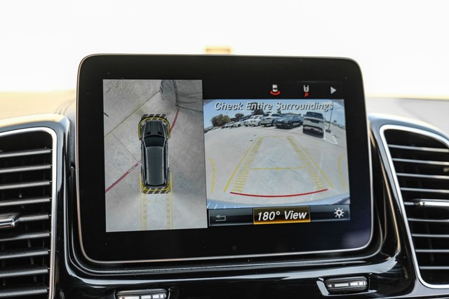Mercedes-Benz GLS 550 Vehicle Main Gallery Image 23