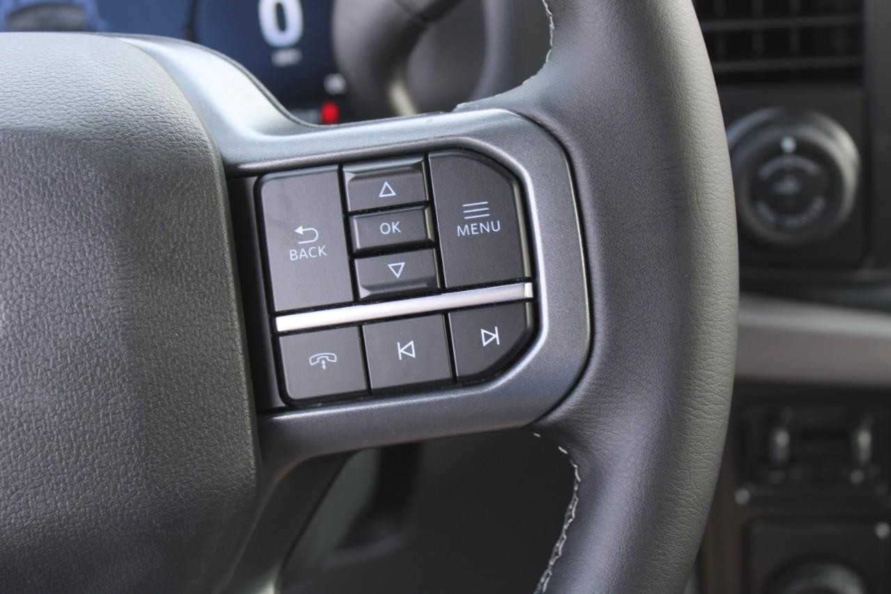 Ford F-150 Vehicle Full-screen Gallery Image 13