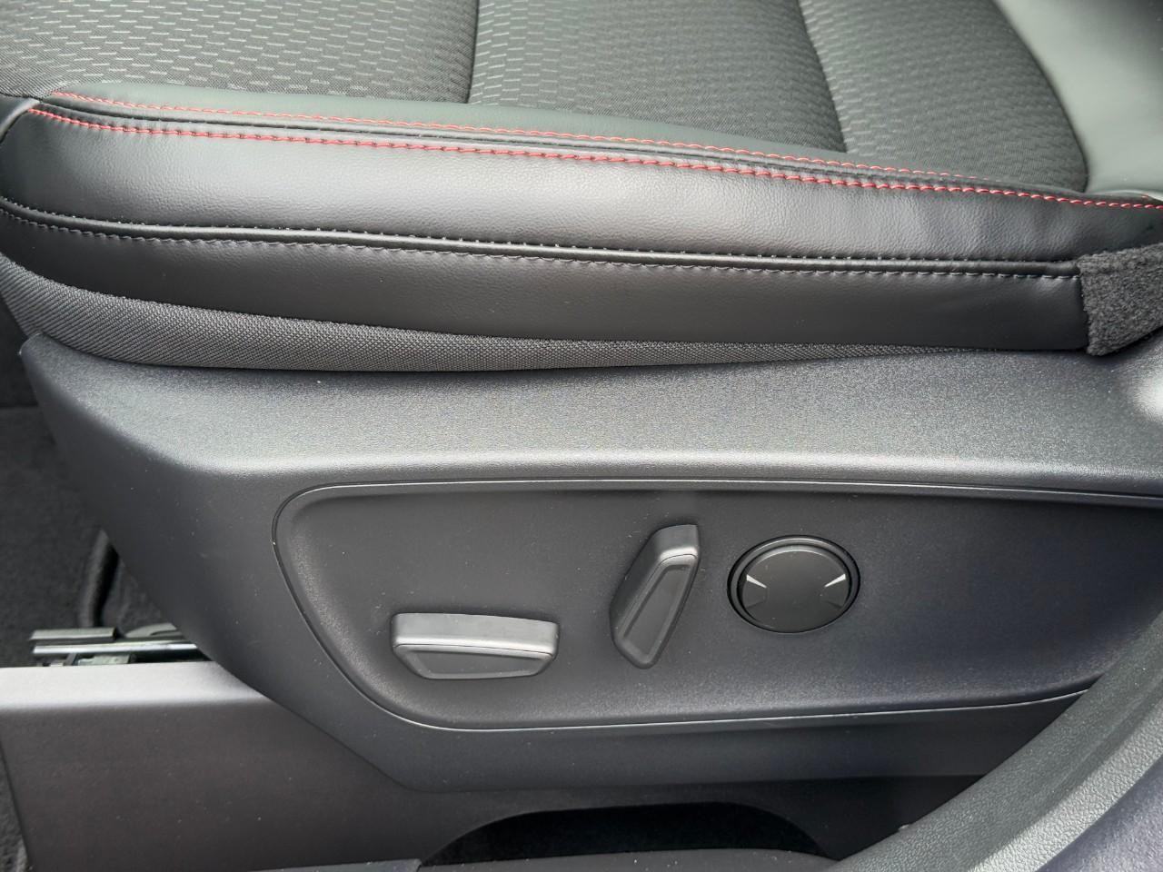 Ford Escape Vehicle Full-screen Gallery Image 14