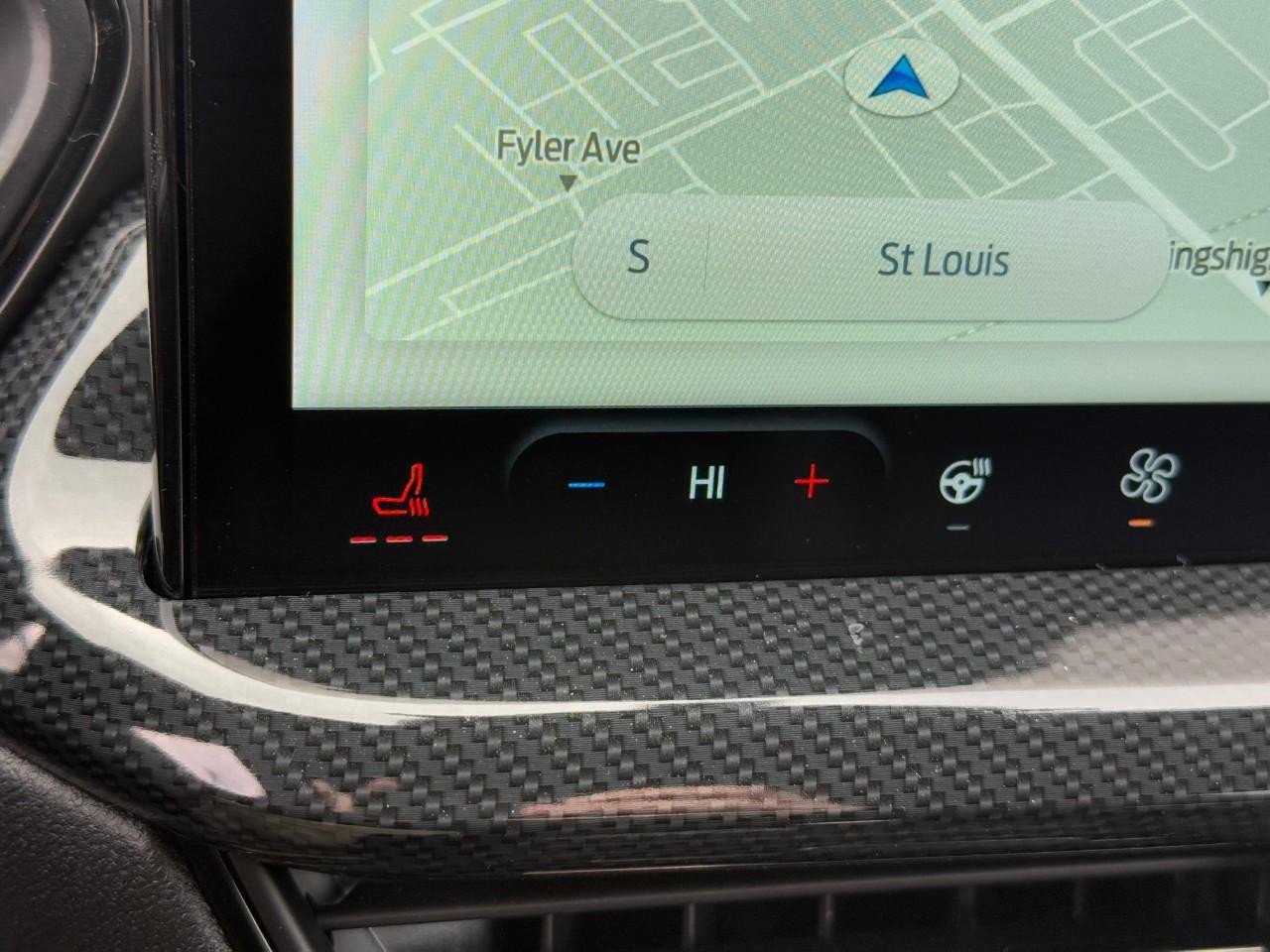 Ford Escape Vehicle Full-screen Gallery Image 19