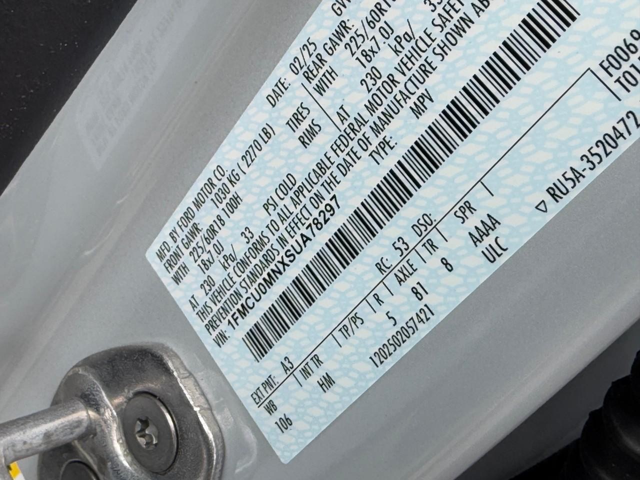 Ford Escape Vehicle Full-screen Gallery Image 21