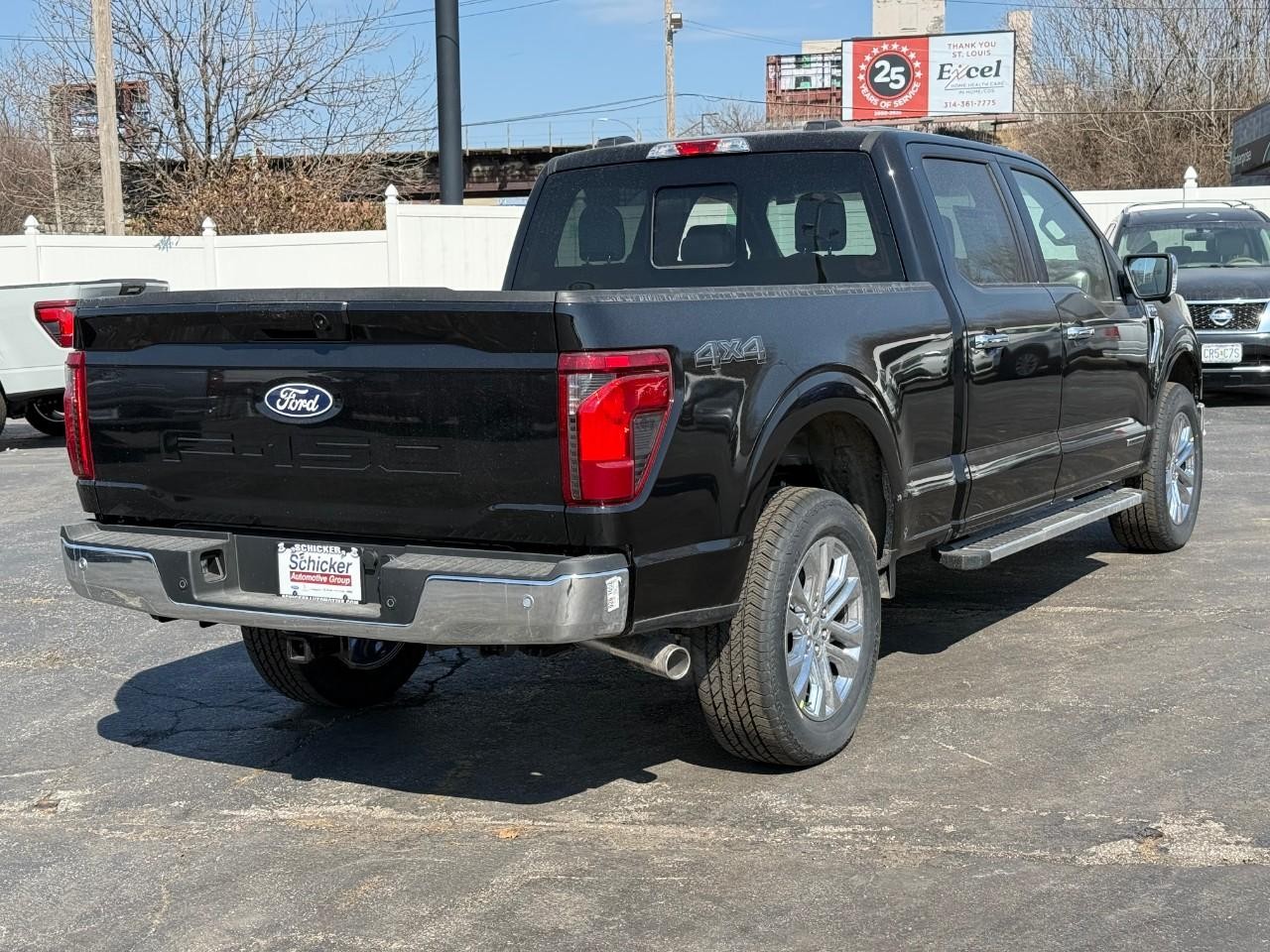 Ford F-150 Vehicle Full-screen Gallery Image 03