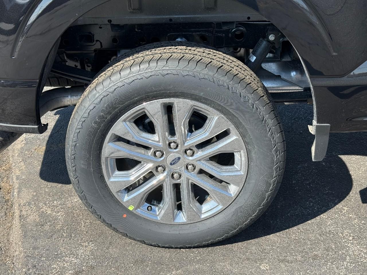 Ford F-150 Vehicle Full-screen Gallery Image 04