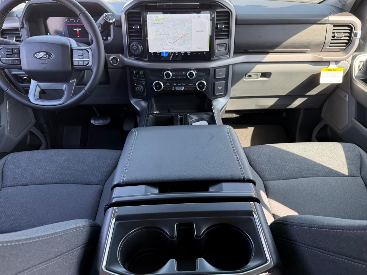 Ford F-150 Vehicle Full-screen Gallery Image 06