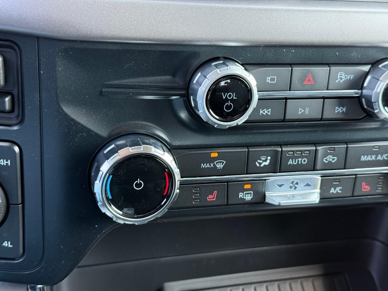 Ford F-150 Vehicle Full-screen Gallery Image 15