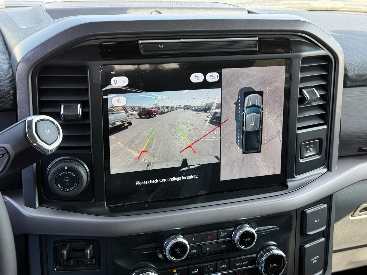 Ford F-150 Vehicle Full-screen Gallery Image 16