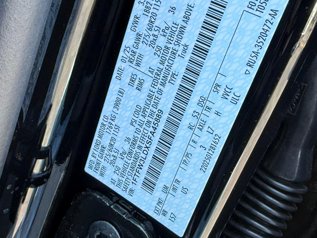 Ford F-150 Vehicle Full-screen Gallery Image 17